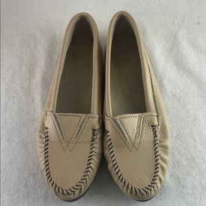 Minnetonka Moccasin Leather Loafers Size 8.5
